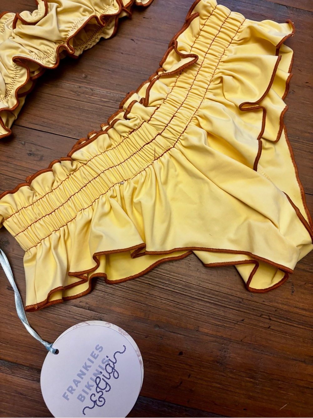 NWT Frankie’s bikinis x Gigi HADID yellow bikini set with brown trim - Picture 7 of 16